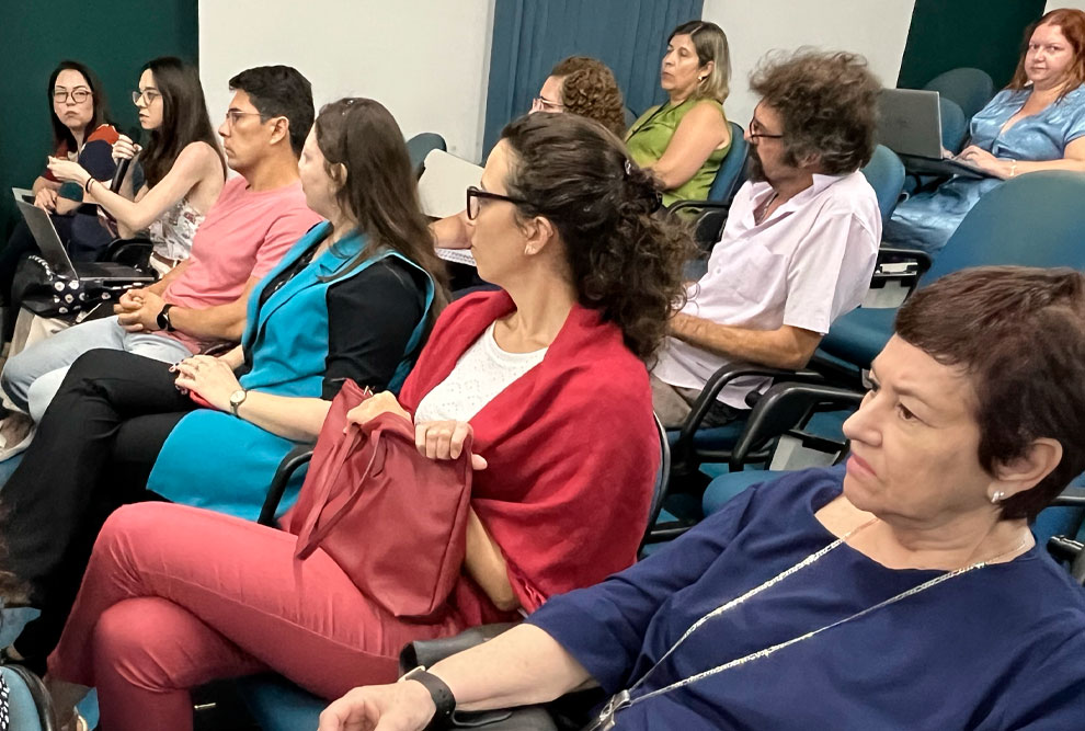 Público presente na palestra