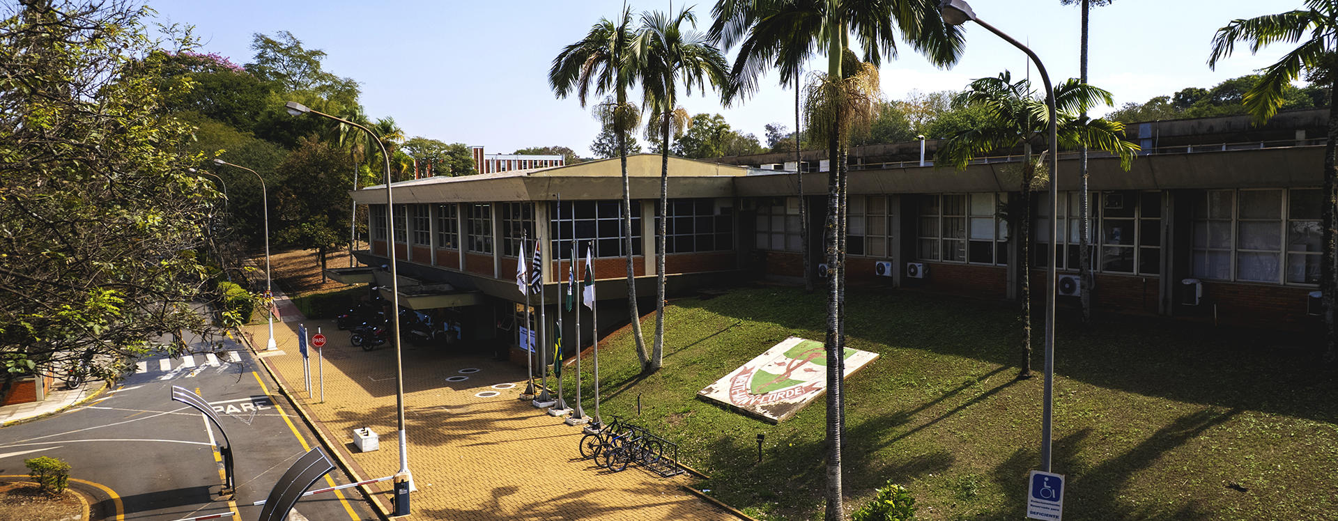 Imagem aérea da entrada da Faculdade de Odontologia de Piracicaba